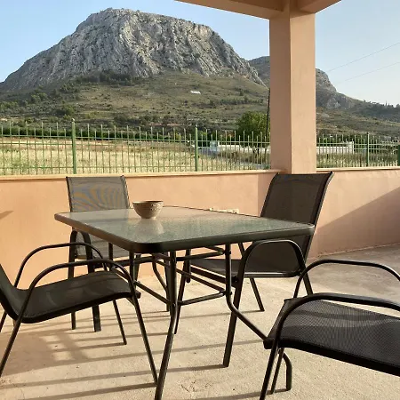 بيت للعطل Acrocorinthos House *