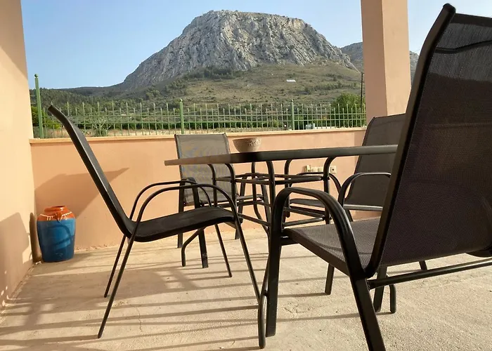 Acrocorinthos House بيت للعطل