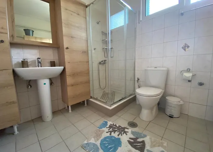 Acrocorinthos House *