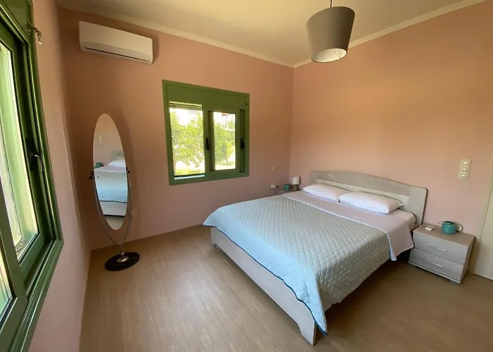 بيت للعطل Acrocorinthos House